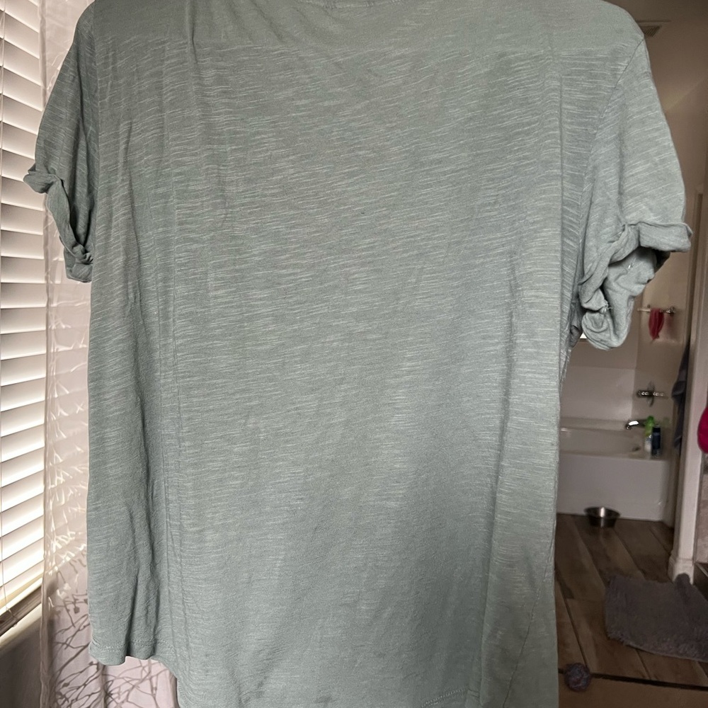 Green tee - Picture 2 of 2